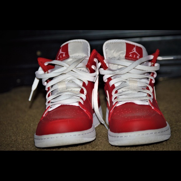 Jordan 1’s - Picture 2 of 2